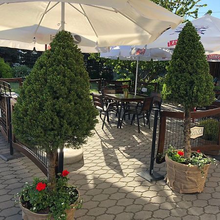 Bialy Kruk Hotel Starogard Gdanski Ngoại thất bức ảnh